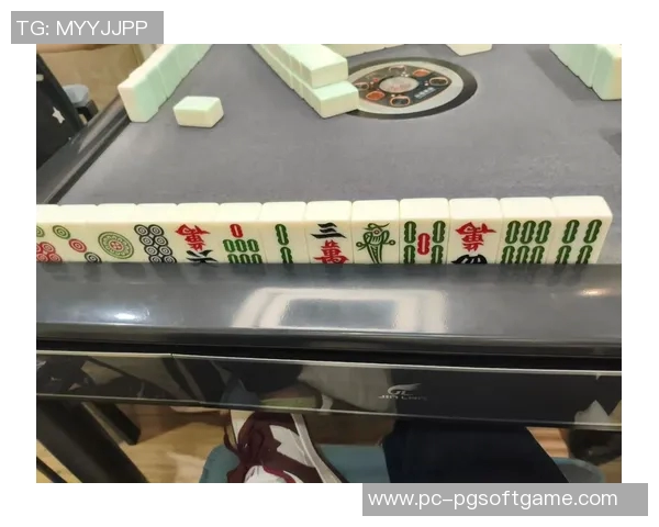 血战麻将胡了笑瞎眼-麻将桌上的血战与喜悦-血战麻将胡了笑瞎眼